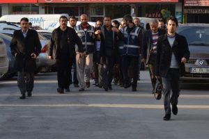 Emniyetten hırsızlık operasyonu: 8 g&ouml;zaltı