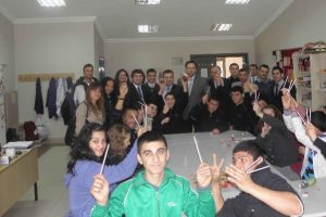 Sınav kalemleri &ccedil;&ouml;pe değil, &ouml;ğrencilere gidiyor