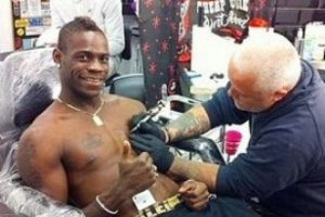 Balotelli'den Cengiz Han d&ouml;vmesi!