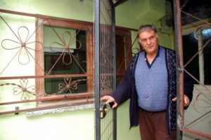 Hırsız kardeşim, &ccedil;alınacak bir şeyim kalmadı!