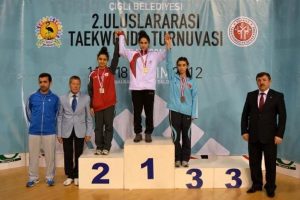 G&uuml;rsu Belediyespor Taekwondo'da altın kazandı