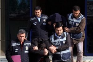 5 ayrı kapka&ccedil; olayına karıştığı iddia edilen 2 kişi yakalandı