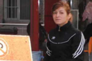 Kendi kartvizitini atarken yakalandı!..
