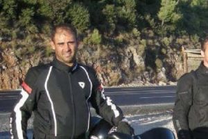 Motosiklet tutkunu kazada &ouml;ld&uuml;