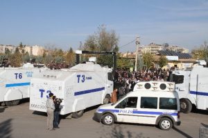 Diyarbakır'da &ccedil;ıkan olaylarda 9 kişi g&ouml;zaltına alındı