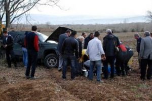 &Ouml;l&uuml;m cenazeye giderken yakaladı