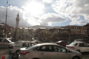 G&uuml;neşli havada yağmur yağdı