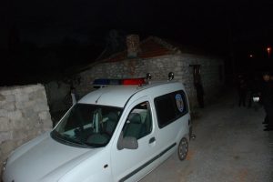 Pes dedirten hırsızlık