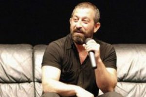Cem Yılmaz'ın DVD g&ouml;sterimine koydurmadığı o soru
