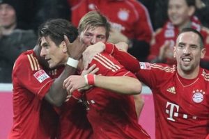 Bayern M&uuml;nih liderliği korudu