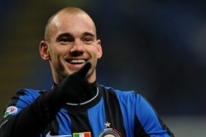 Fenerbah&ccedil;e-Sneijder fl&ouml;rt&uuml; resmileşti