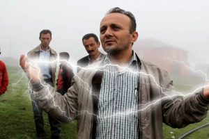 Yıllar s&uuml;ren elektrik sorununu bakın nasıl &ccedil;&ouml;zd&uuml;?