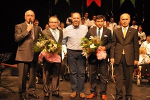 Fatih Erko&ccedil; engellilerle t&uuml;rk&uuml; s&ouml;yledi