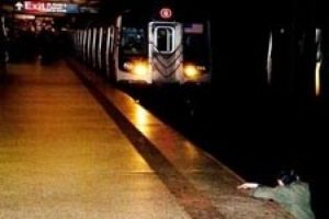 New York metrosunda korkun&ccedil; &ouml;l&uuml;m