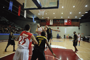 Tofaş'tan rakibine 33 sayı fark