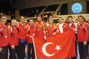 Kayserili Kıckbokscular Avrupa'dan madalya ile d&ouml;nd&uuml;