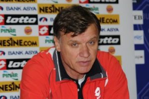 Altay, Teknik direkt&ouml;r Turgut U&ccedil;ar ile anlaştı