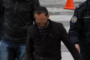 Balkonda hırsızlık yapan şahıs yakalandı