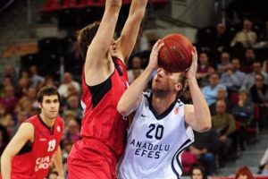 Efes'in konuğu Caja Laboral