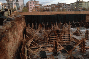 Toprak kaydı, 3 iş&ccedil;i yaralandı