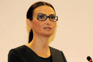 Azerbaycan Milletvekili Paşayeva'dan &ccedil;arpıcı a&ccedil;ıklama