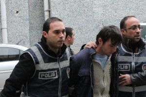 Polisin ısrarı 5 yıllık "dedikodu" cinayetini &ccedil;&ouml;zd&uuml;