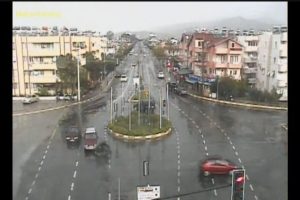 Kırmızı ışık ihlali yine kazaya yol a&ccedil;tı