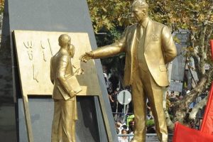 Atat&uuml;rk Anıtı kaldırılmayacak