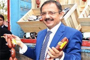 Kılı&ccedil;daroğlu'ndan kazandığını sucuğa yatırdı