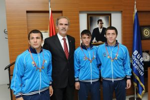 Altepe&acute;den şampiyon g&uuml;reş&ccedil;ilere &ouml;d&uuml;l