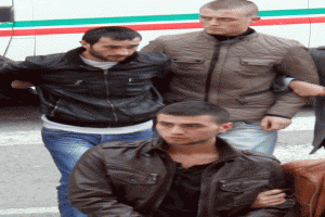 Spor salonuna alınmayınca polislere saldırdılar