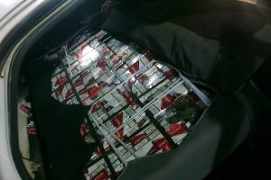 Ka&ccedil;ak sigaralar otomobilin zulasında ele ge&ccedil;ti