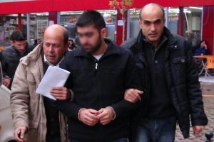 Tutuklanmaktan kurtulamadı