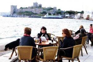 Bodrum'da lodos ve yağmur sonrası g&uuml;neş keyfi