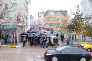 Tunceli'de KCK operasyonu: 17 g&ouml;zaltı