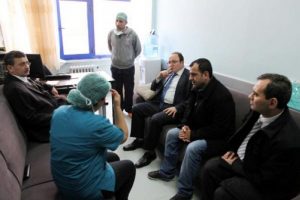 Vali G&uuml;ven&ccedil;, yaralı polisi ziyaret etti