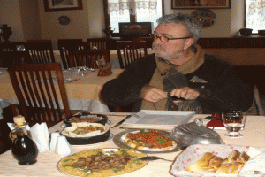 Mehmet Yaşin Şirince'de &ccedil;ekim yaptı