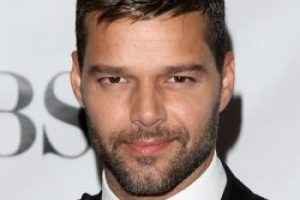 Ricky Martin eşcinsellere sahip &ccedil;ıktı