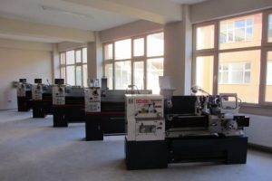 BTSO Teknik ve End&uuml;stri Meslek Lisesi makina atağında