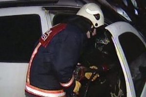 Kartal'da 3 otomobil yakıldı!