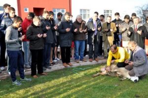5 sporcunun ayağı kırılınca kurban kestiler