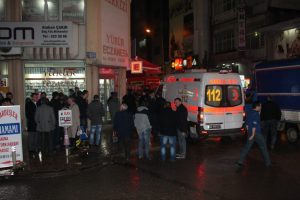 Lise &ouml;ğrencisi esnafı bı&ccedil;akladı