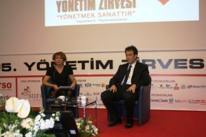 Pery&ouml;n 5. Y&ouml;netim Zirvesi'nde liderlik anlayışı konuşuldu