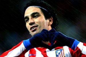Arda Turan seneye ayrılıyor