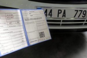 Otomobile tescil tarihinden &ouml;nce parkmetre fişi kesildi