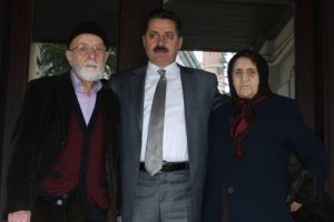 "Ahmedinejad neden gelmediğini a&ccedil;ıklamalı"