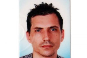 Taksi &ccedil;arptı ağır yaralandı, hastanede &ouml;ld&uuml;