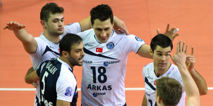 Arkas zirveyi koruyor