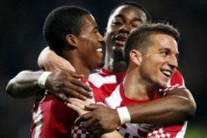 PSV zirveyi bırakmadı