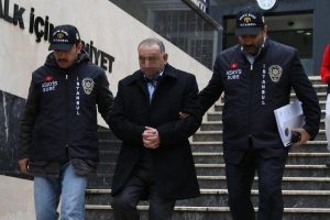 Kiracısını &ouml;ld&uuml;rd&uuml;